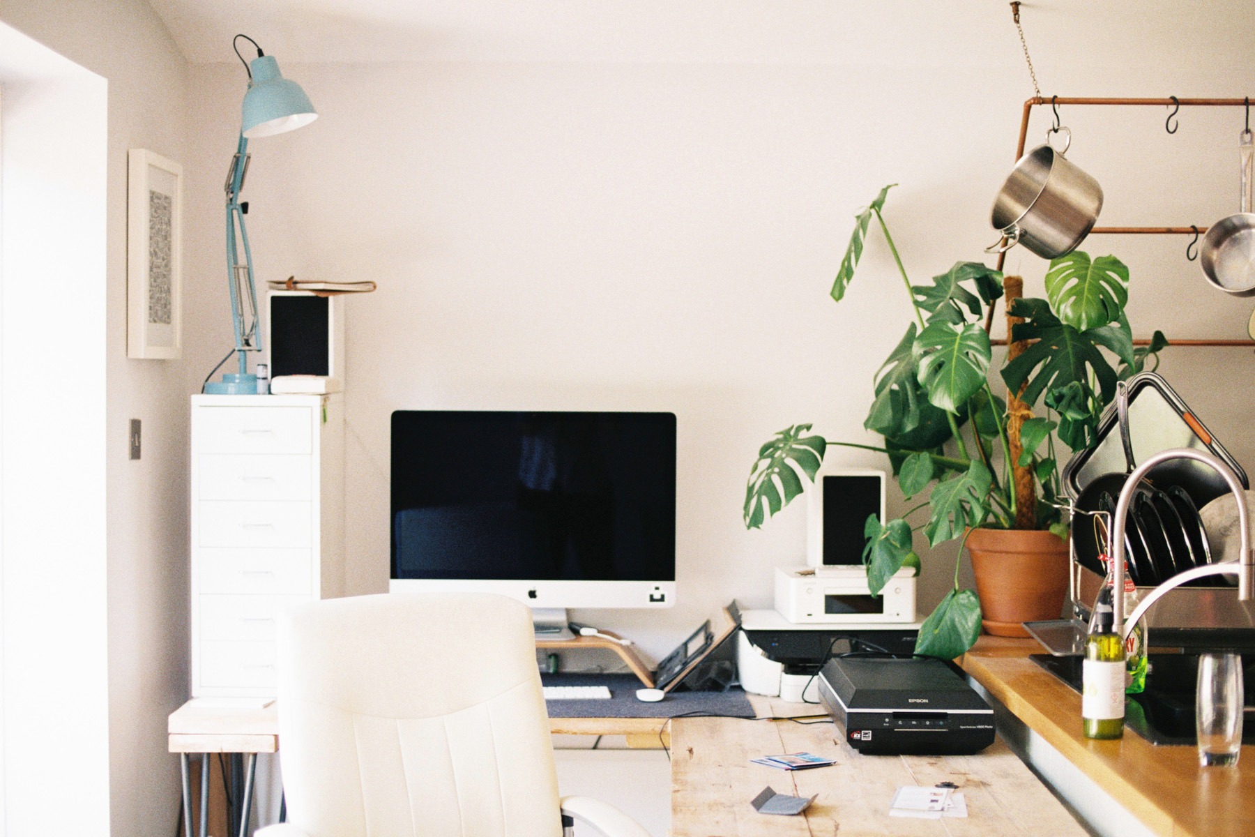 Daily performance reviews and clearing the clutter: 15 tips for those working from home